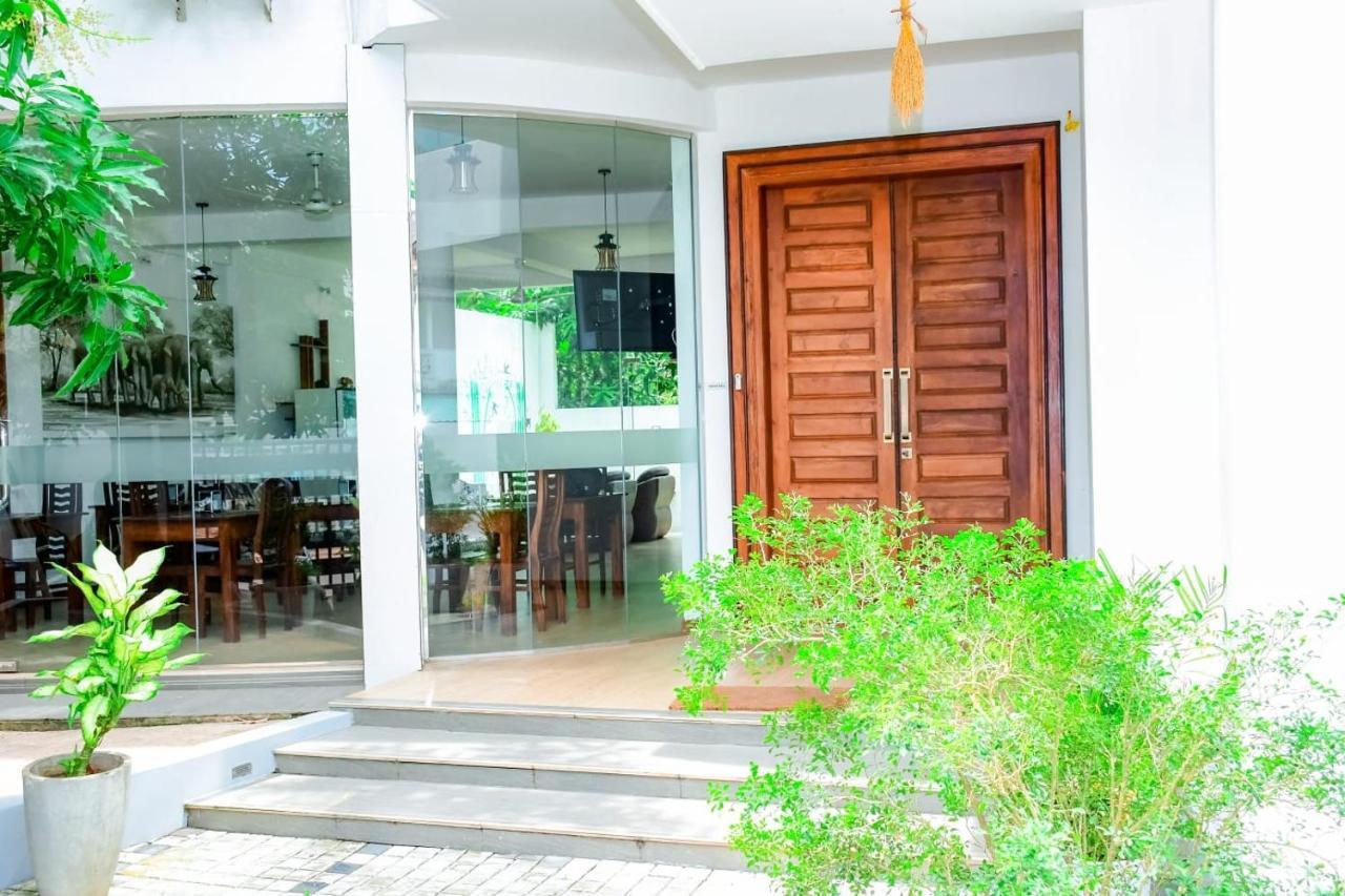 White House Hotel Mirissa Luaran gambar